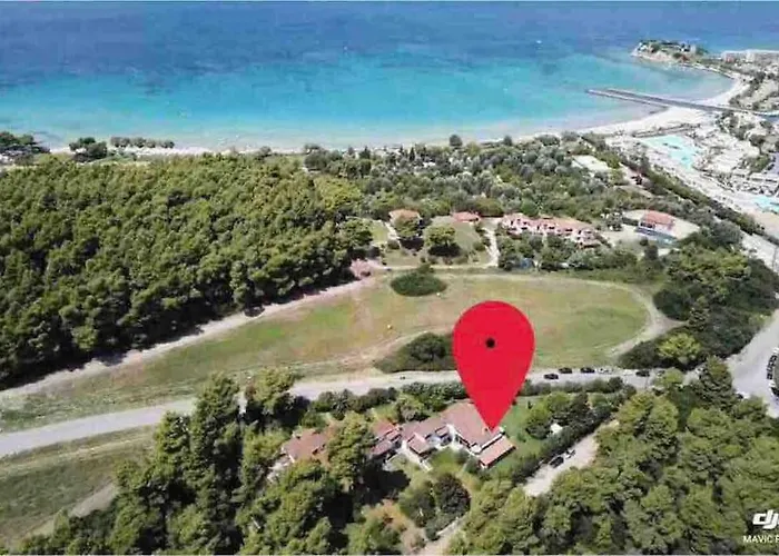 Apartamento House In Sani,very Close To The And Marina