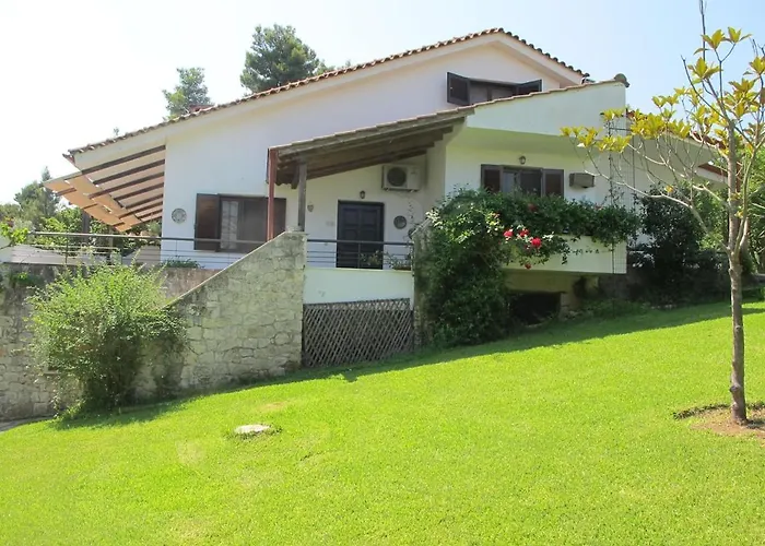 House In Sani,very Close To The And Marina Daire *